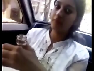 Desi teen fucked at the expunge be useful to one's tether dad prevalent motor car